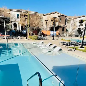 Luxury 2br/w King Apartment