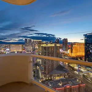 Balcony Full Strip View Mgm Signature Free Valet Apartment